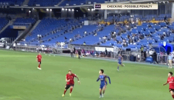 在上半场, 主裁判并未 在上半场, 主裁判并未