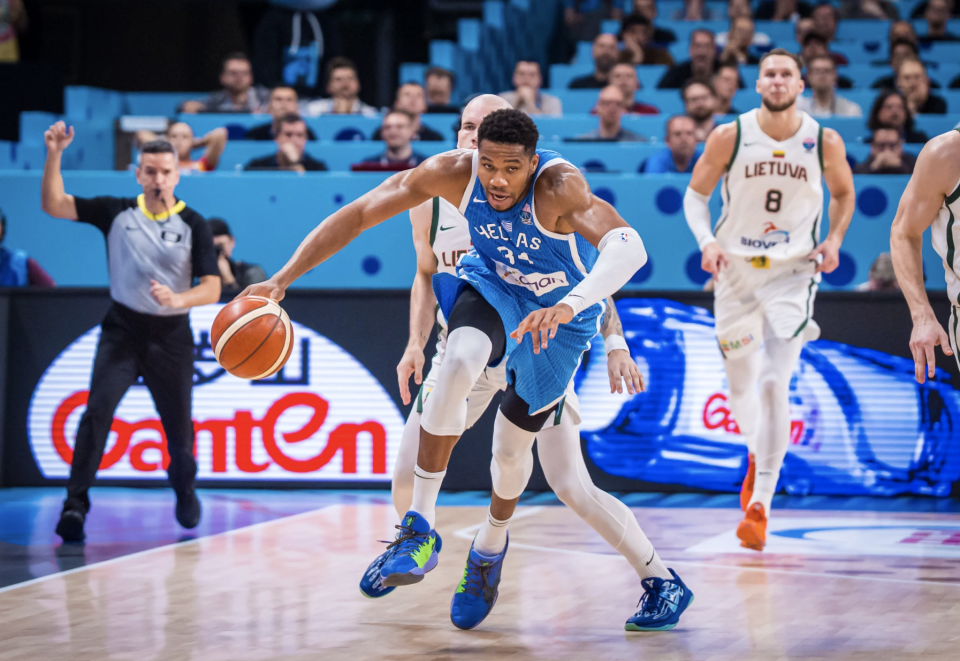 Ofi, 代表希腊的