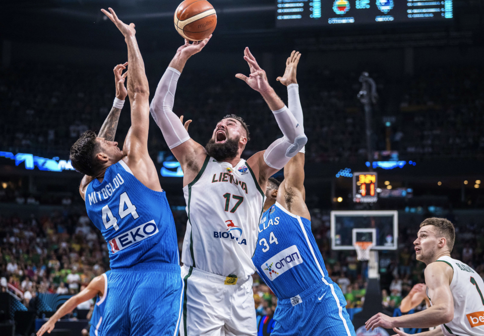 字母哥急停, 破上篮, 和斯洛卡斯