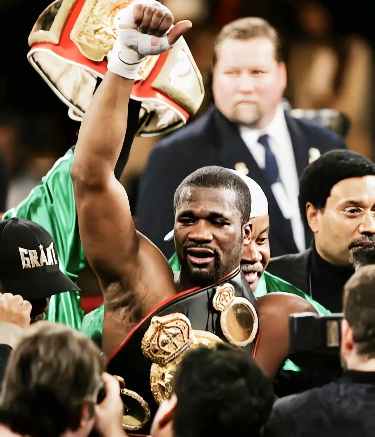 部严重受伤, 击打导致头