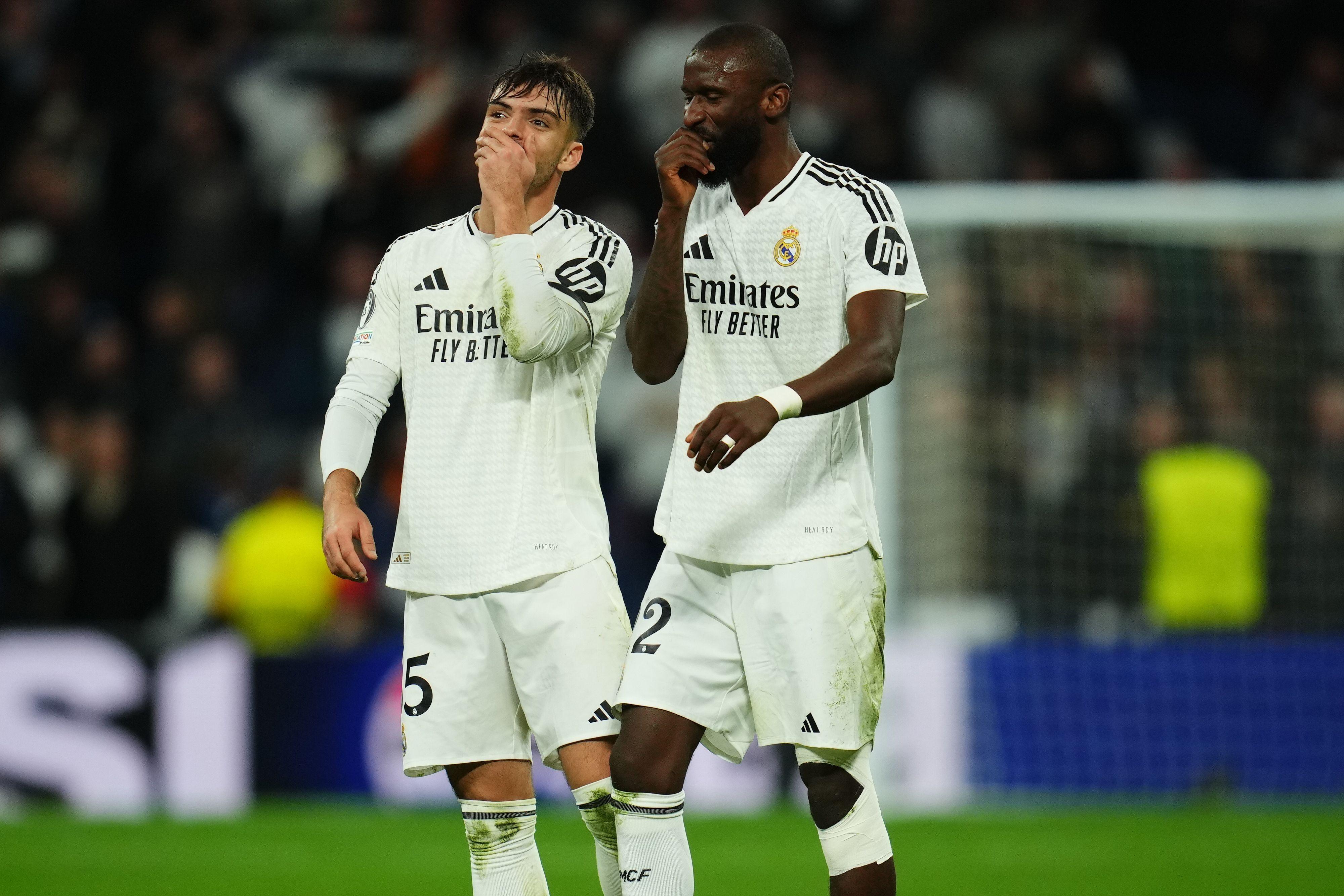 卫中的两位, 品被罚下场 卫中的两位, 品被罚下场